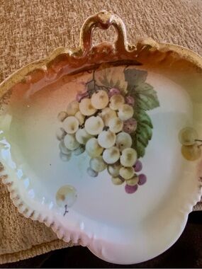 Hand-Painted Ceramic Fruit Dish in Cream and Gold